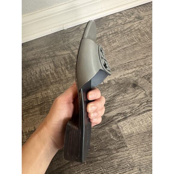 Tory Burch Womens Bombe Miller Slide Sandal Calf Leather Grey Size 7M - Picture 13 of 13